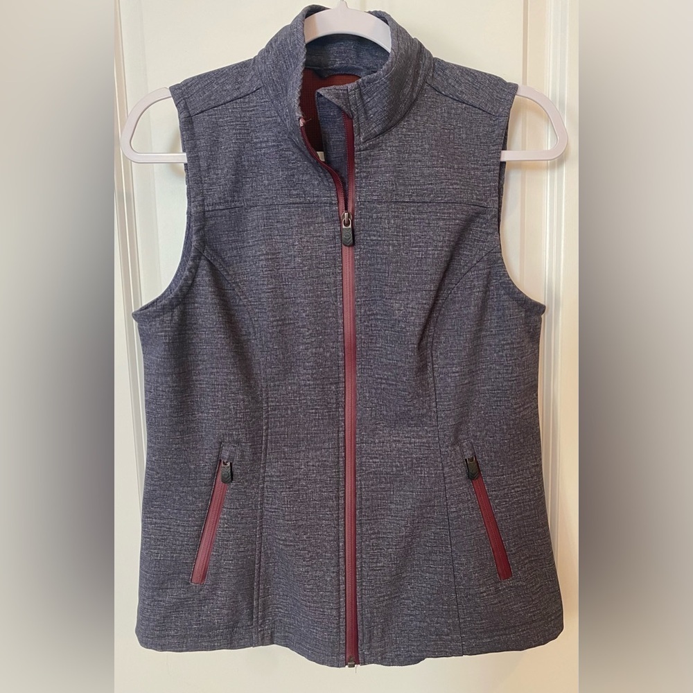 Shyanne Vest Size S Dark Heathered Gray W/Burgundy Accents Pockets Zipper